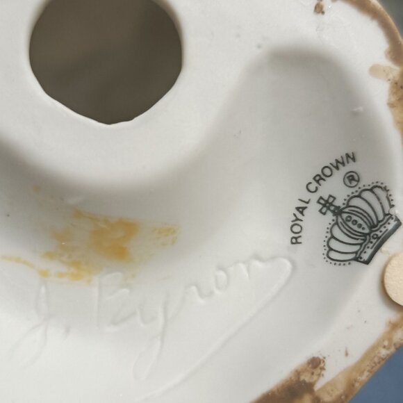 Vintage J Byron Royal Crown Porcelain Toucan. Hand Painted - Picture 5 of 5